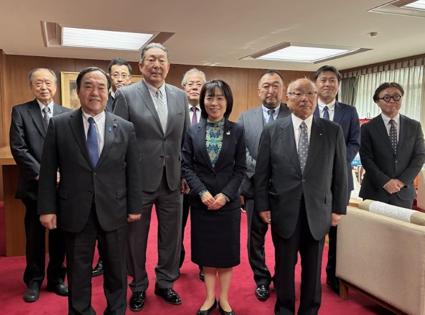 R8広島県知事表敬訪問画像です